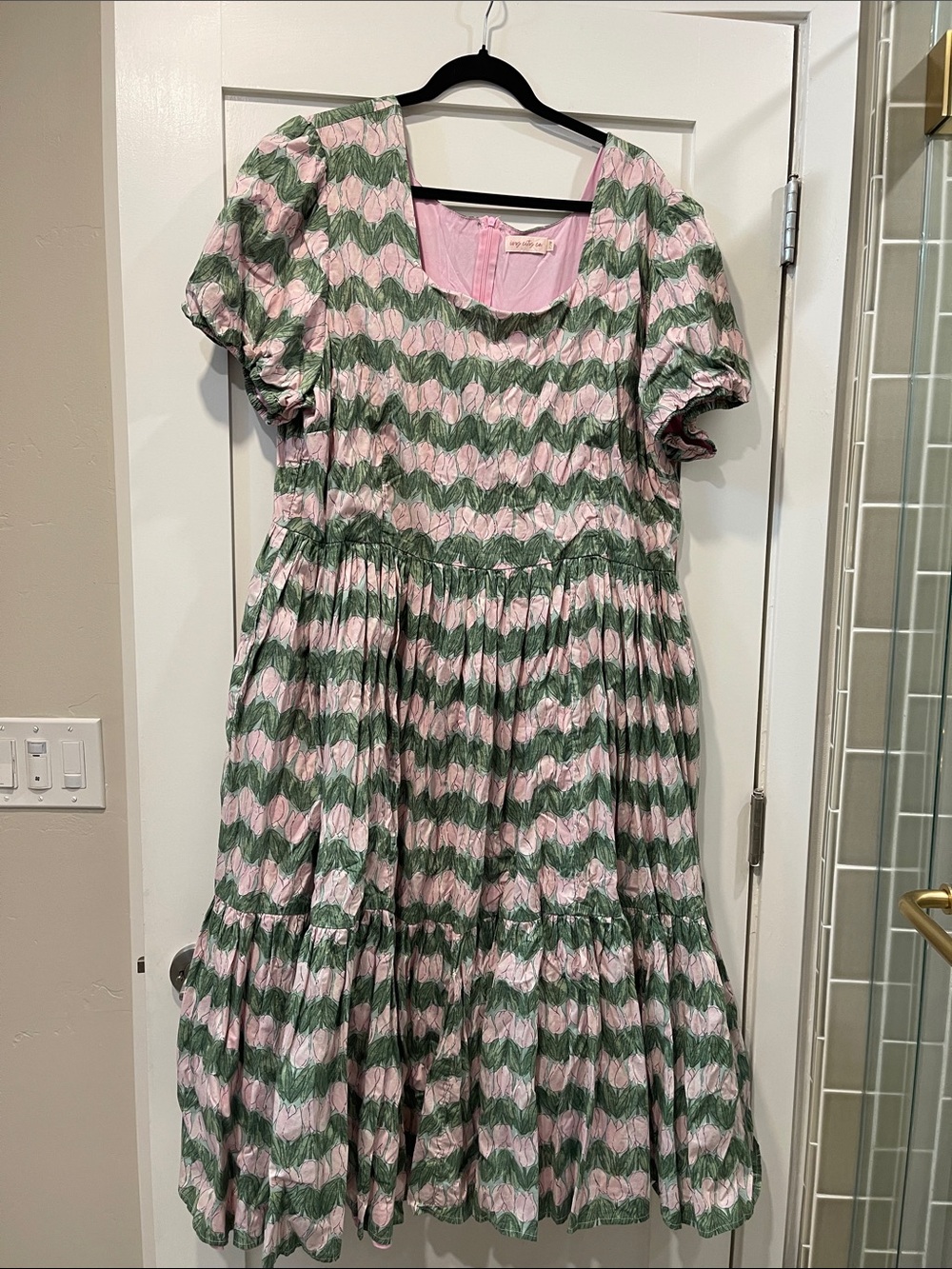 Ivy City Co Pink and Green TulipPrint Tiered Dress SZ 22w